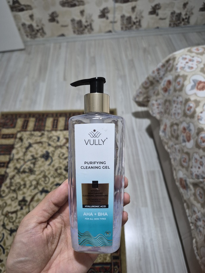 Bu yüz temizleme jeli iyi mi, yağlı cilt için gerçekten işe yarıyor mu?