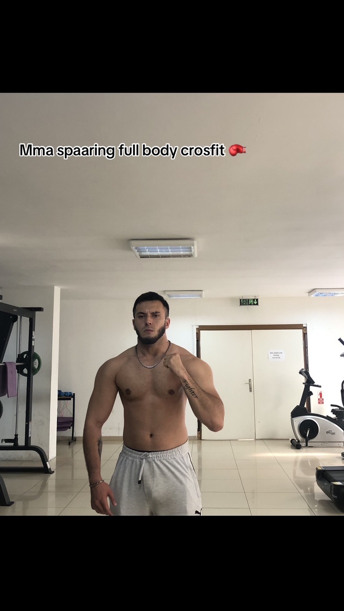 Profesyonel MMA dövüşçüsü olarak tarz ve stilimi yorumlarsanız sevinirim arkadaşlar?