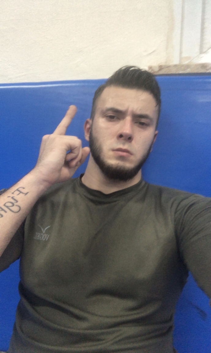Profesyonel MMA dövüşçüsü olarak tarz ve stilimi yorumlarsanız sevinirim arkadaşlar?