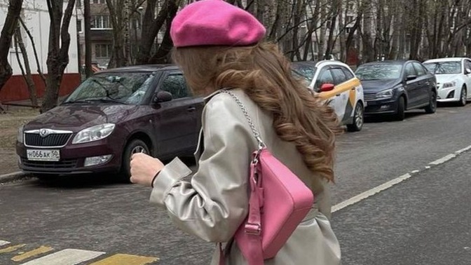 Kadınların spor ayakkabı giymesi feminenliğini azaltıyor mu?