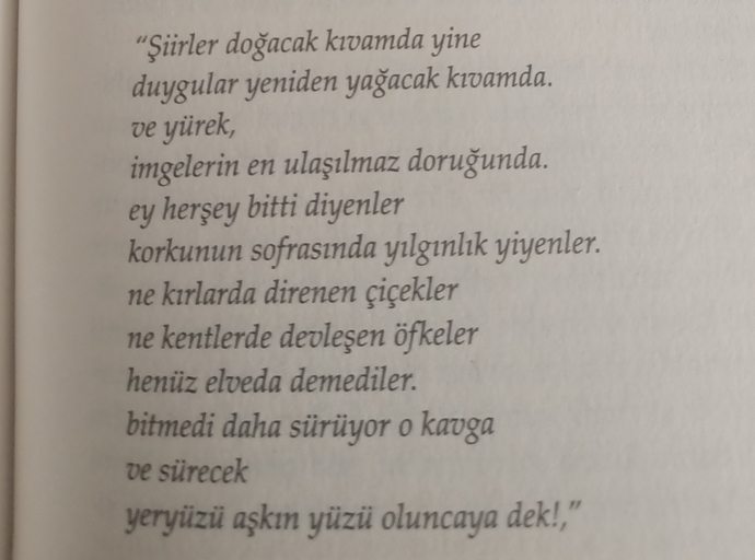 Şiir sever misiniz? Hoşunuza giden bir şiiri paylaşır mısınız?