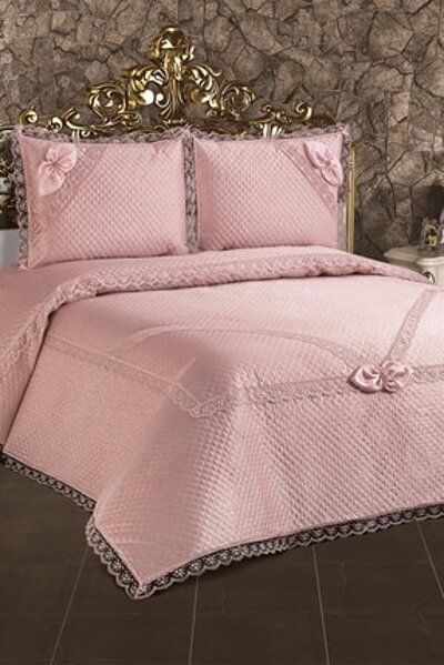 Pembe yatak örtüsü çok mu çocuksu duruyor sizce?