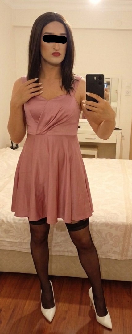 Crossdresser olarak kadın kıyafetleri ve makyajla sizce nasıl görünmüşüm, kombin öneriniz var mı?