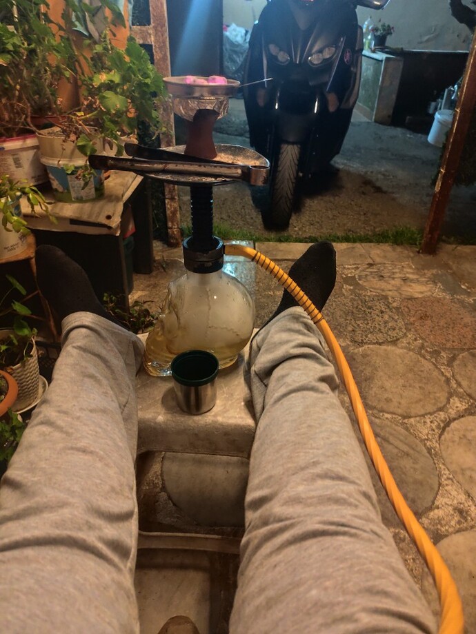 Ne yapıyorsunuz ahali, benim uyku firar etti bugün mutfak toparlarken kahve ve müzik keyfi yapıyorum mutfakta takılmaca 🙃?