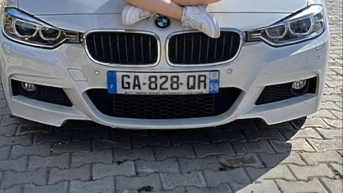 Sizce bmw mii yoksa s leon mu?