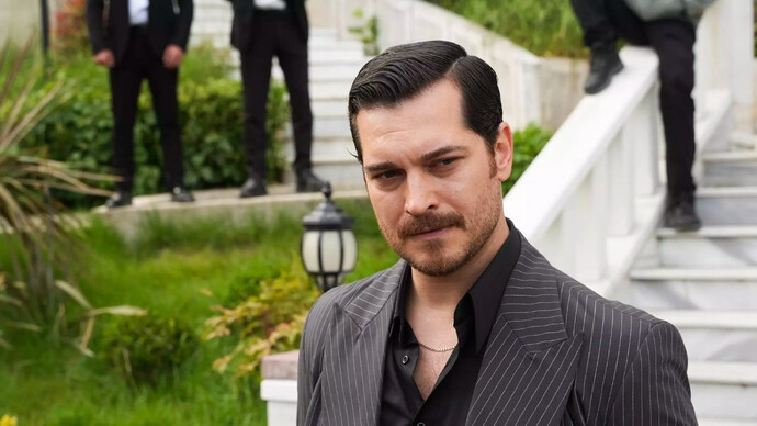 Çağatay Ulusoyun en çok hangi dizideki hali yakışıklı?
