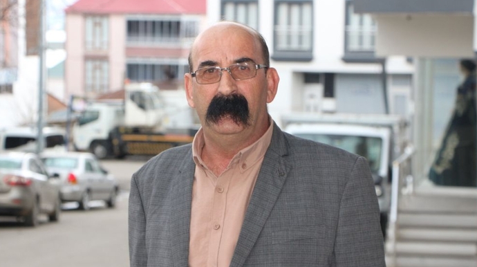 Bir vatandaşın bıyıkları dünya çapında olay oldu! Erkek arkadaşınızın bıyığı böyle olsun ister miydiniz?