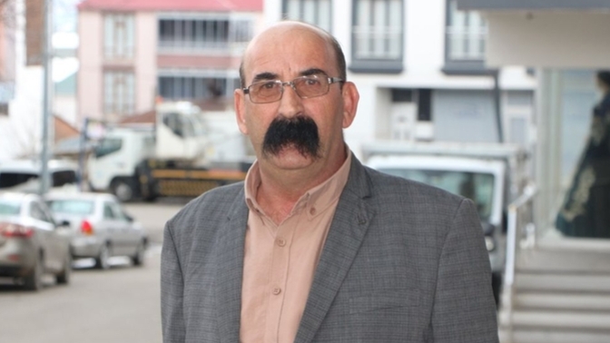 Bir vatandaşın bıyıkları dünya çapında olay oldu! Erkek arkadaşınızın bıyığı böyle olsun ister miydiniz?