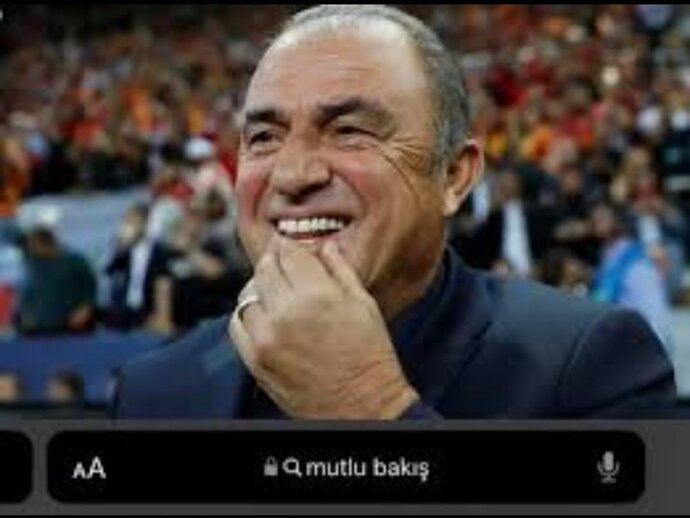 Dugunlerde dans eden erkekler cok asiri cekici degil mi?