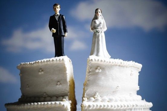 Anne ve babanın boşanma davasında mahkemede onların yanında olmalı mıyız?