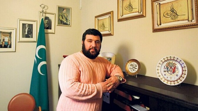 Cumhuriyet imkanlariyla yasarken Osmanli torunuyum diye gezmek sizce ne kadar mantikli, havali mi?