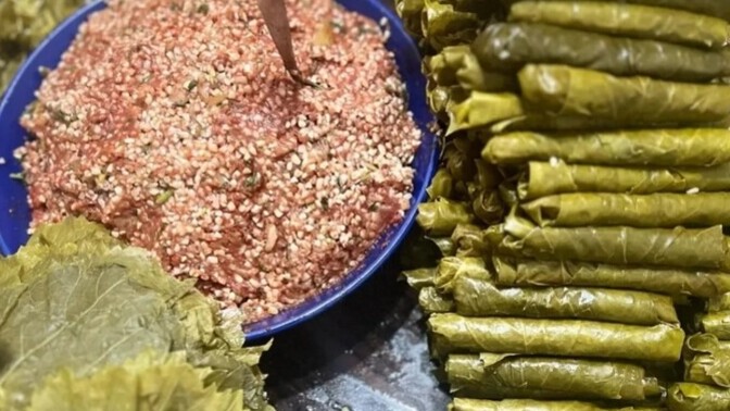 Sabahtan beri sarma sarıyorum, yok mu yardım edecek 😂?
