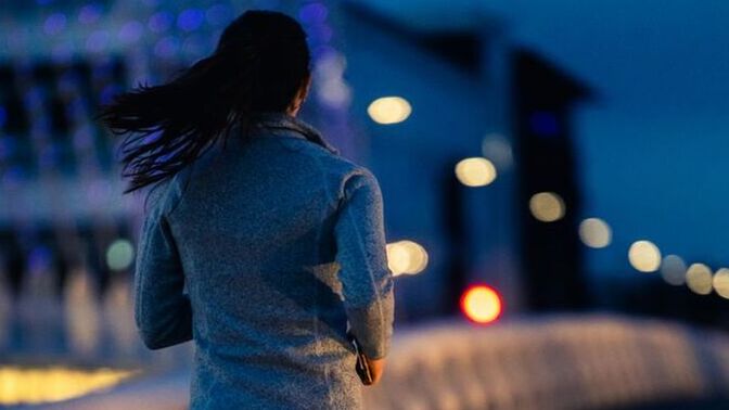 Gece sokakta düzenli olarak yürüyüş/koşu yapar mısın?