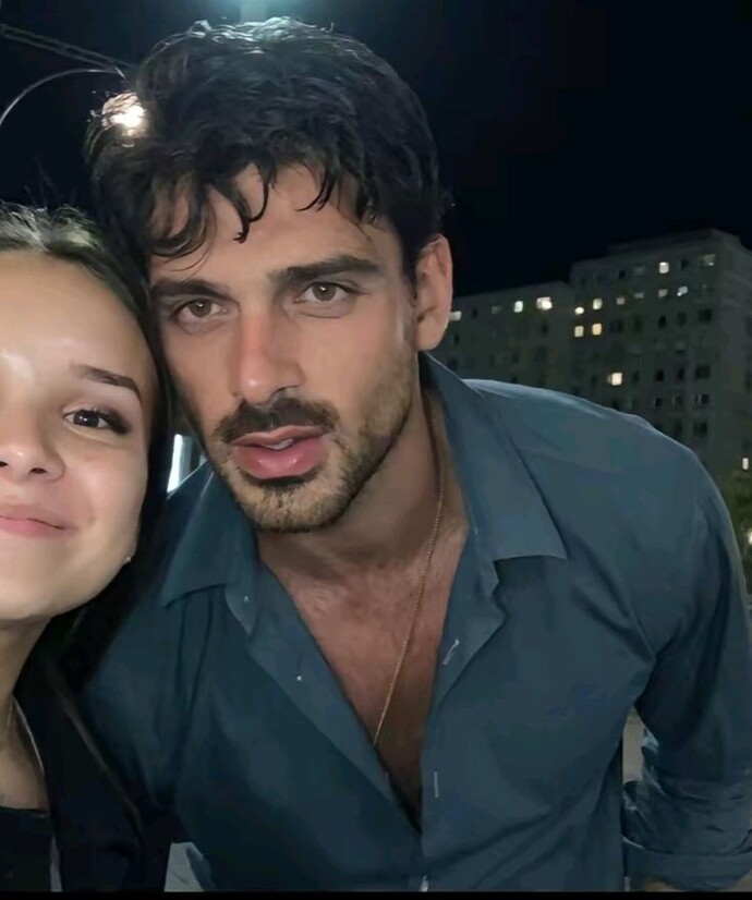 Michelle Morrone sizce de aşırı yakışıklı değil mi, bu adama kim bitmiyor?