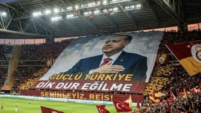 Galatasarayın planladigi bu koreografi sizce de fazla yalamalik degil mi?