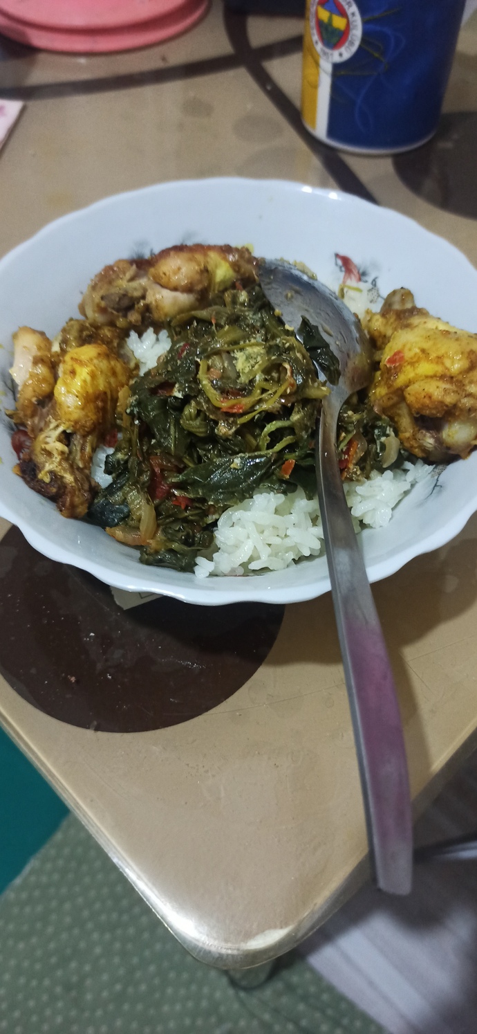 Ispanağı yumurtalı mı seversiniz sade mi?