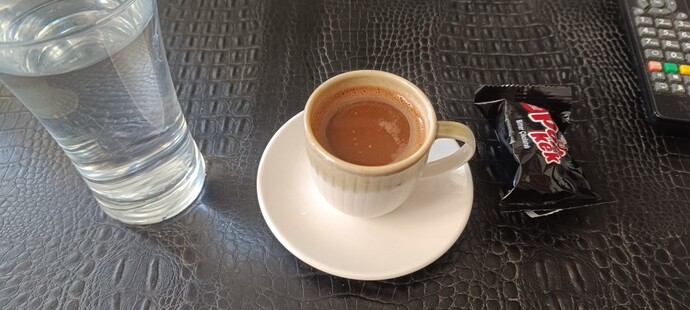 Kimlere pazar kahvesi ısmarlayayım?