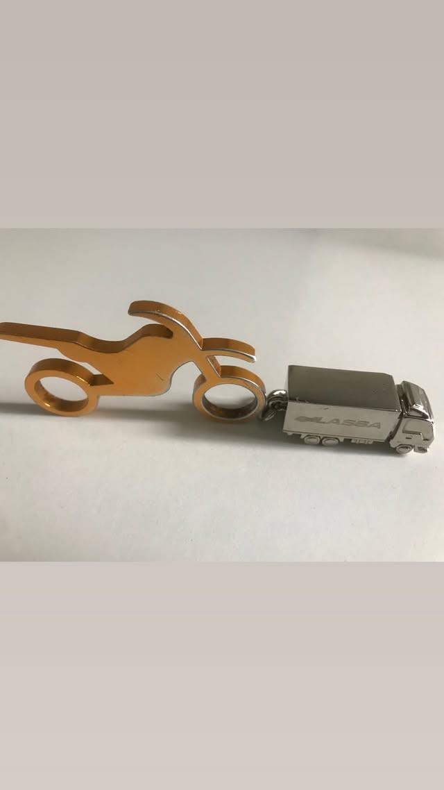 Zengin oldum motor ve tır aldım kiskanmayın tamam mı?