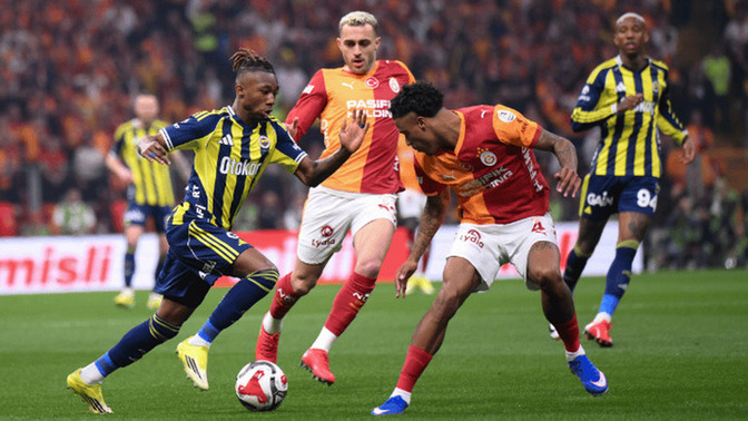 Galatasaray 3 - Fenerbahçe 0... Sarı kırmızılılar derbiyi kazanarak şampiyonluğa çok yaklaştı! Maçı nasıl buldunuz?