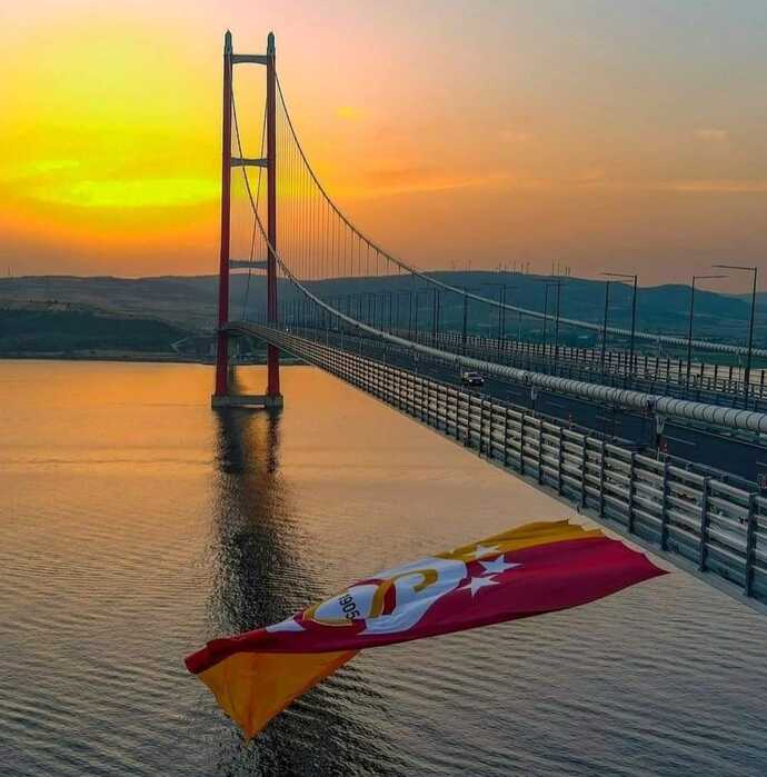Fenerbahçe bu futbolla şampiyon olur mu sizce yoksa Galatasaray aldı mı işi bitirdi?