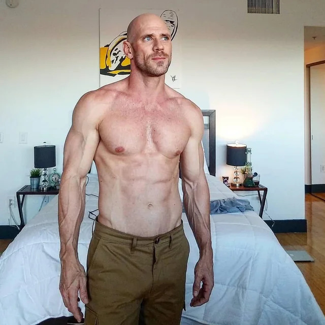 Johnny Sins’e platonik aşık olmak normal mi, bu takıntılı duyguyla nasıl başa çıkabilirim?