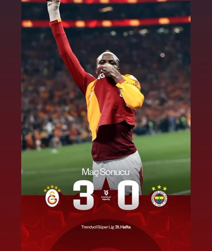 Kırık koluna rağmen gol atan Osimhen harika değil miydi?