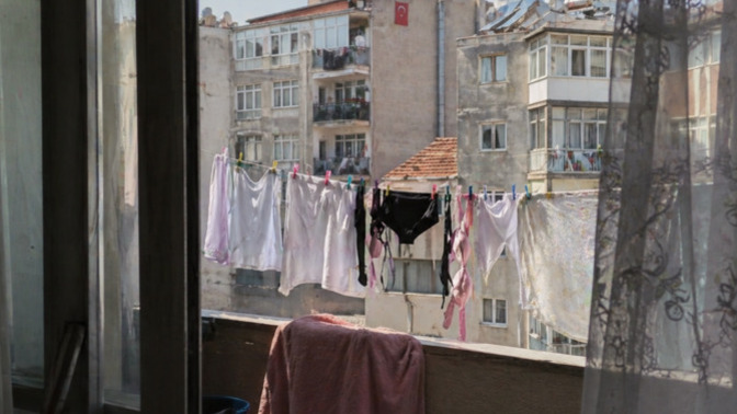 Sabah sabah kimler ilk is camasir asti bakayim benimkisi azdi hemen astim simdi cay iciyom?