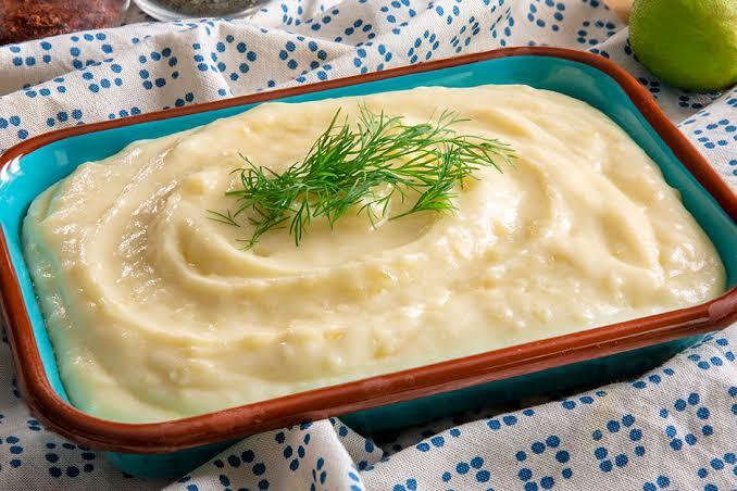 Patates püresi sade mi olur salçalı mı?
