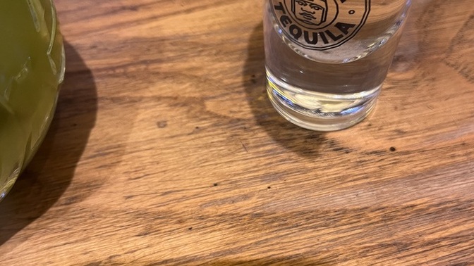 Kimlere limonata ısmarlayayım?