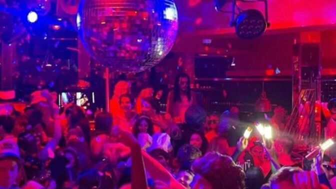Gece kulüplerine gider misiniz?