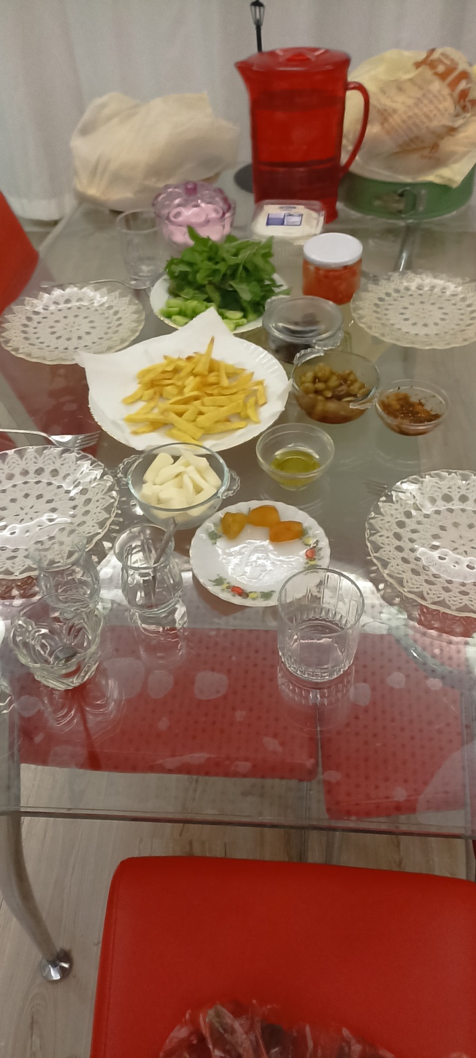 Akşam menünüzde ne vardı, klâsik kahvaltı mı başka neler vardı?