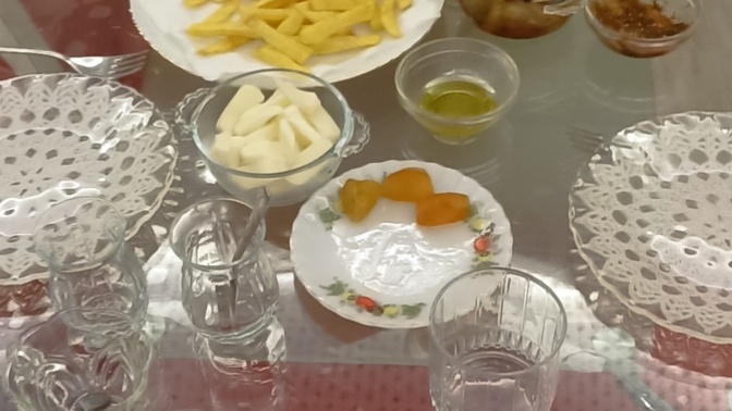 Akşam menünüzde ne vardı, klâsik kahvaltı mı başka neler vardı?