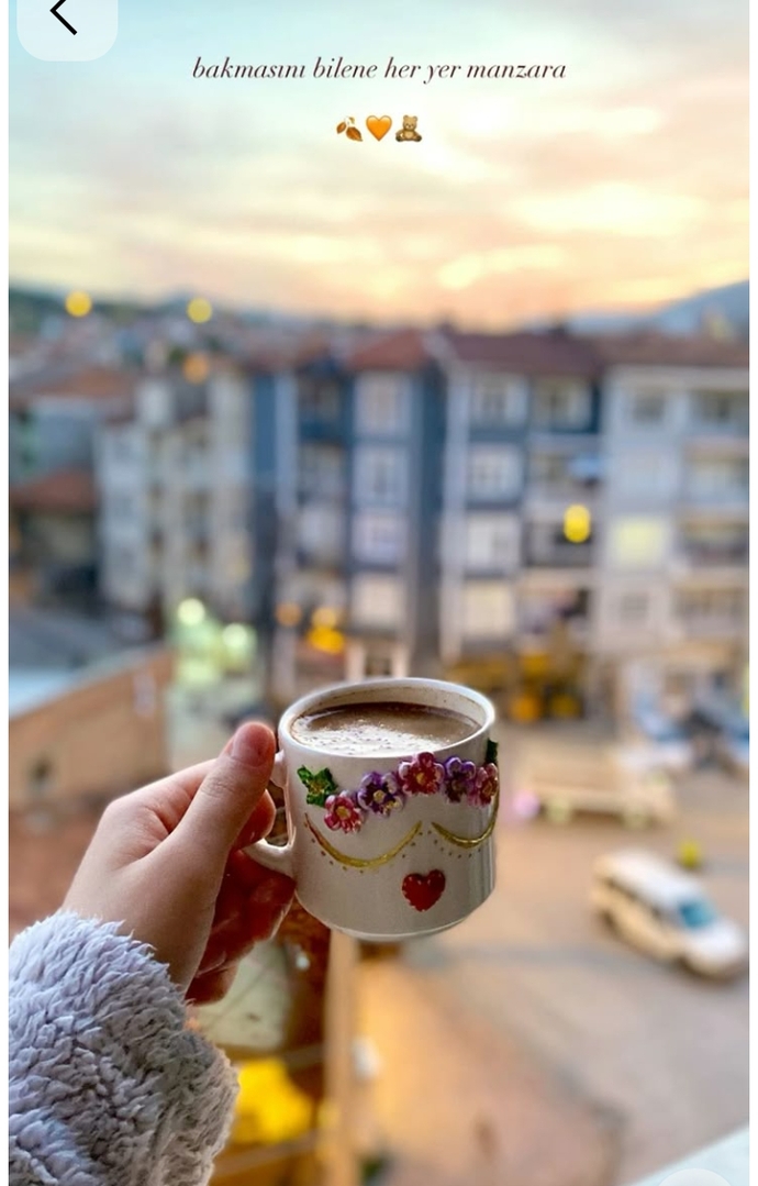 Bugün sabah kahveni en çok kiminle paylaşmak isterdin ve neden tam olarak o kişi olurdu?