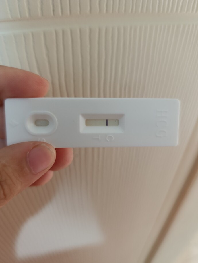 Gün geçtikçe koyulaşan gebelik testi hamilelik belirtisi mi, ne anlama geliyor?