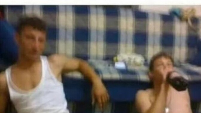 Sigara içerken kendimi görseldeki gibi hissetmem normal mi, bu duygu ne anlama geliyor?
