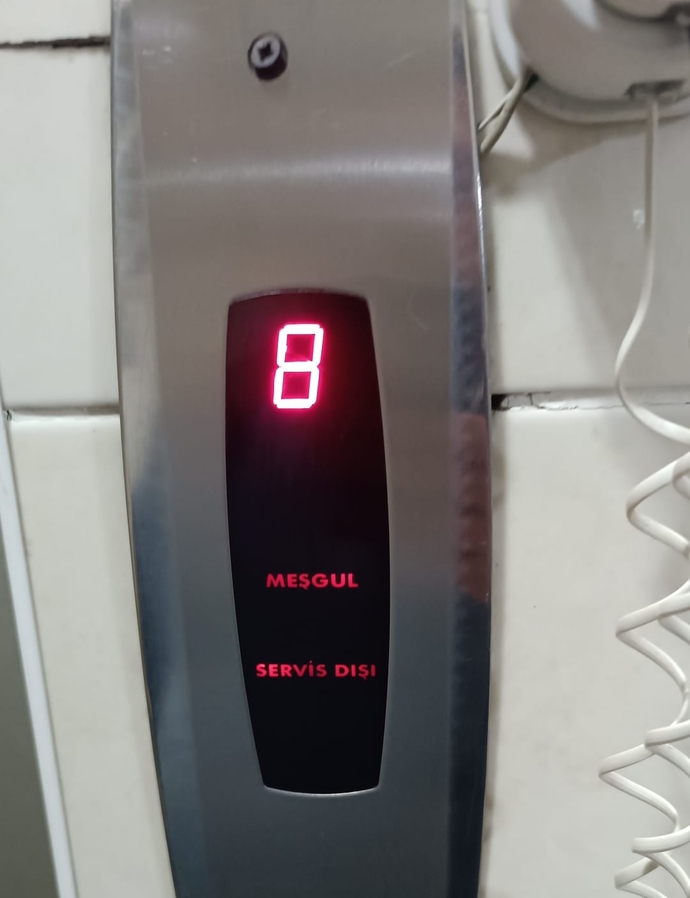 Hep 7.8. katta bu asansör deliriciğim