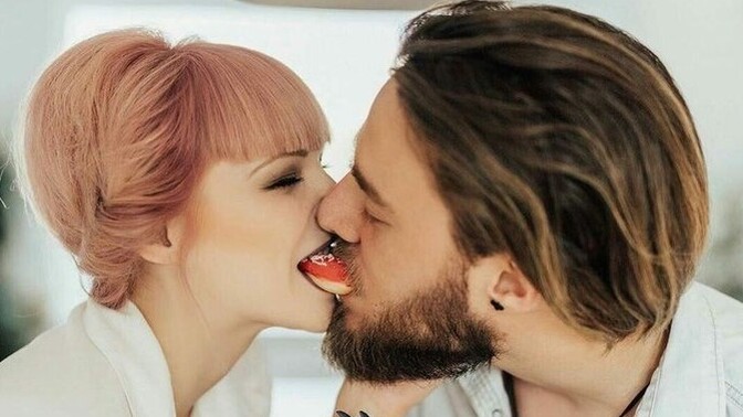 Sevgilinizin ağzından bişey yiyip içebilir misiniz?