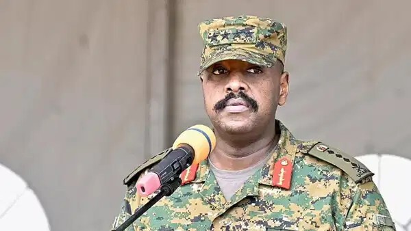 Uganda başkomutanı muhoozi kaineruga Türkiye den en az 1 milyar doları ve en güzel kadınları istiyor ne söylemek istersiniz?