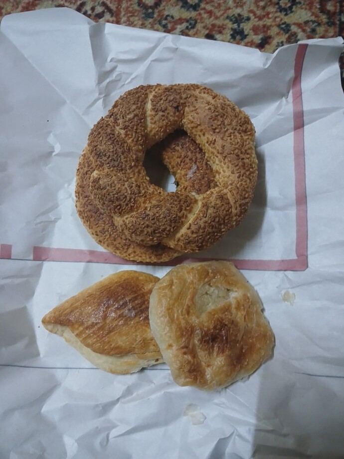 Gevrek ve boyoz sevenler burada mı, siz de gece geç saatte yemeyi sever misiniz?