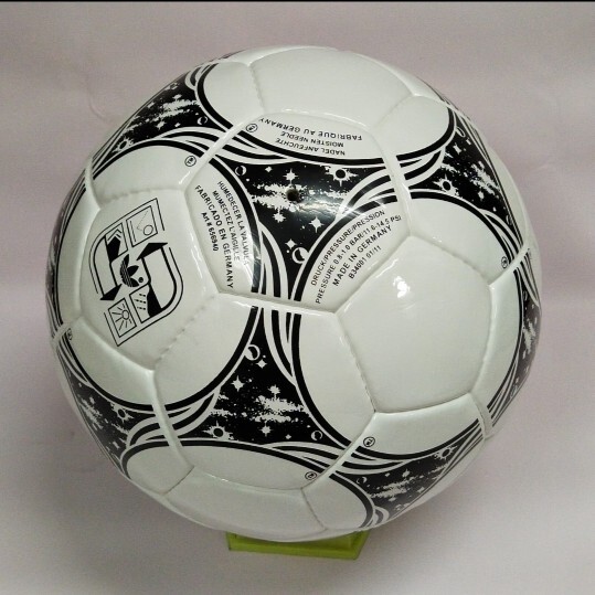 Sence futbol topunda en motive eden renk ve desen hangisi klasik renk ve desen mi yoksa farklı bir favorin var mı?