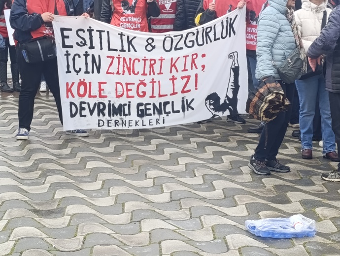 Gençlik yazınca pek üstüme alınamadım..:))