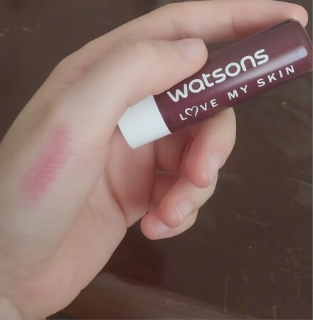 Renkli dudak nemlendiricisi mi yoksa renksiz lip balm mı daha mantıklı?