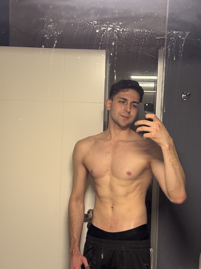 Sakallımı sakalsızmı boy 192 bu arada 😁?