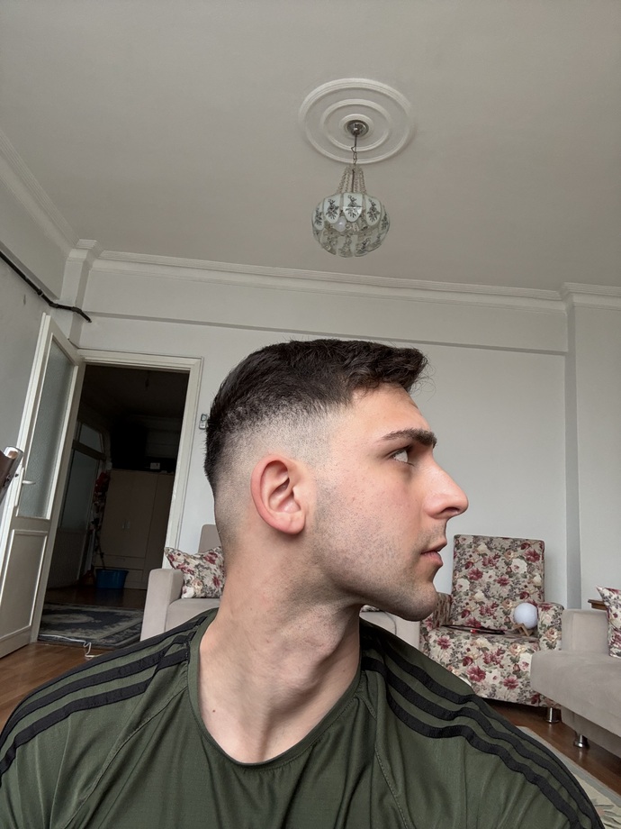 Sakallımı sakalsızmı boy 192 bu arada 😁?