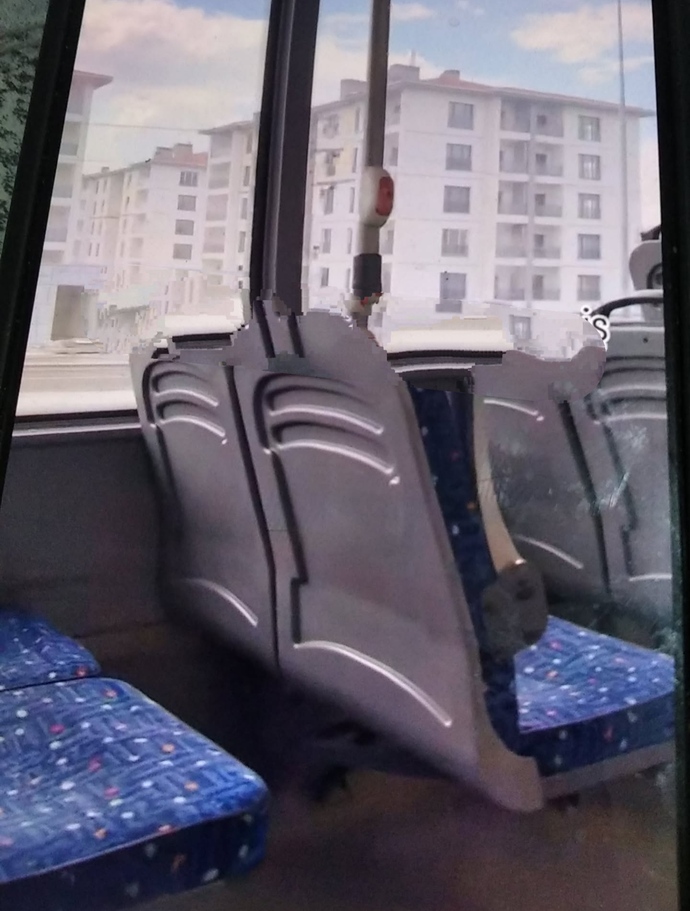 Bugün biraz halka karışayım dedim , rahat yolculuk yapayım diye enişteniz otobüsü kapattırmış?