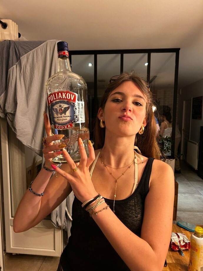 Alkol alan kızla evlenilmez mi?