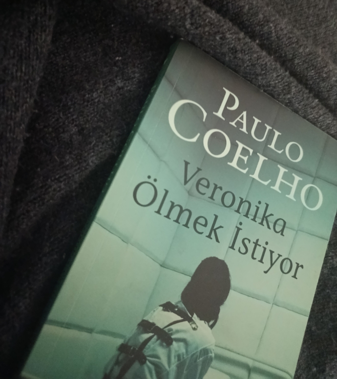 Ergenlik yaşlarınızda okuduğunuz o kitap hangisiydi?