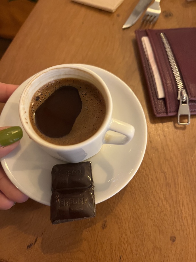 Kimler yağmurlu havada mükoo bir kahve içmek ister?