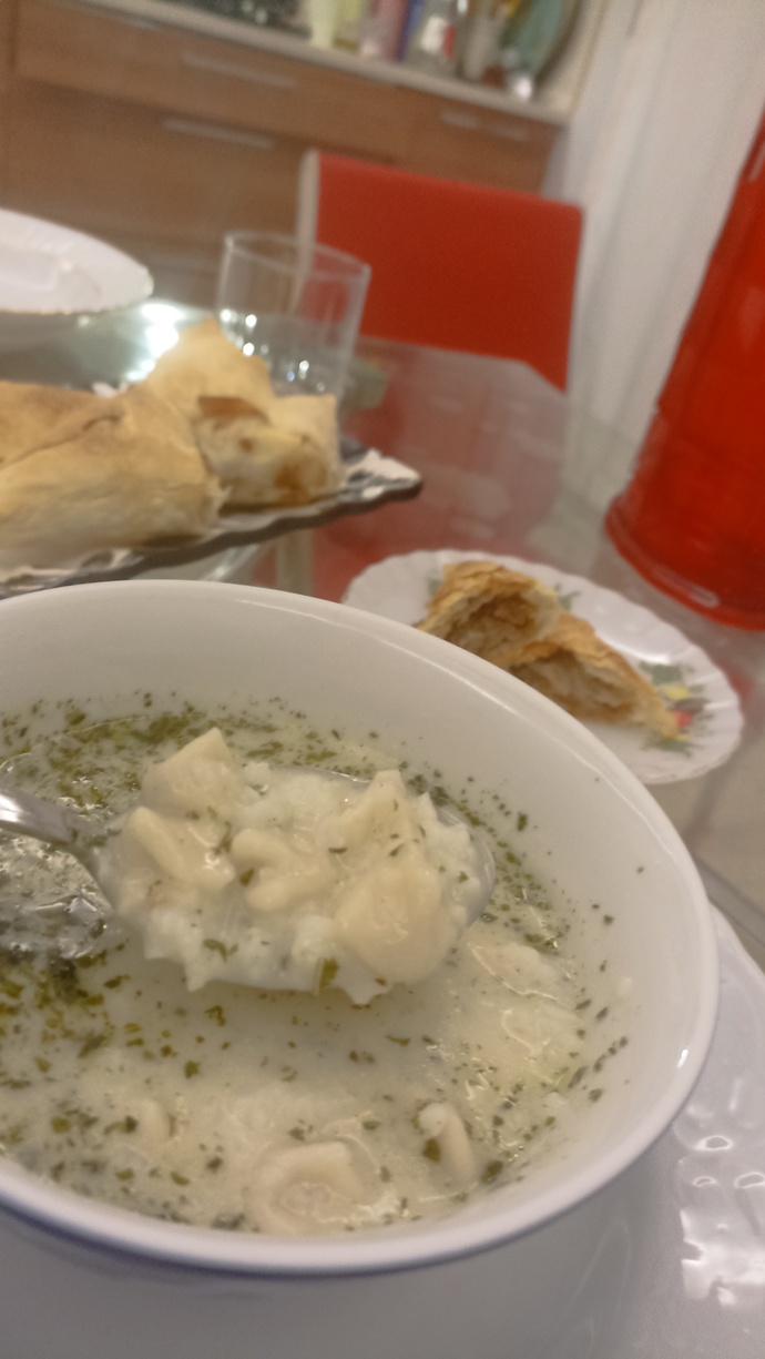 Mantılı yayla çorba ve kıymalı börek yermisiniz? Sever misiniz?