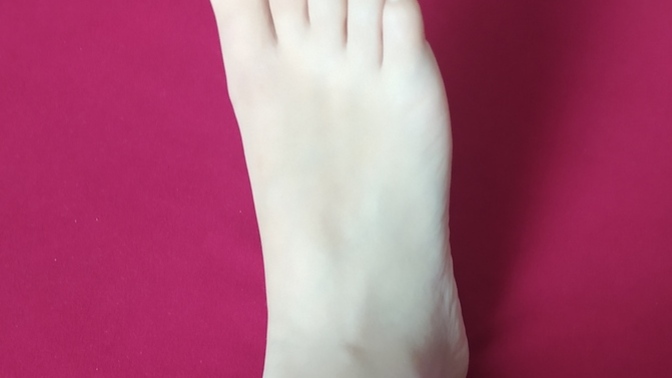 Ayağımı bilekten burktum, 1 haftadır ağrı ve şişlik geçmedi, evde ne yapmalıyım doktora gitmeli miyim?